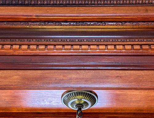 Detailed woodwork over the kitchen table — 1077alimeda